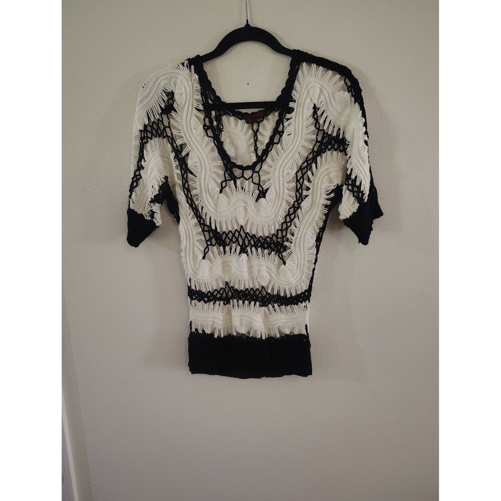 Simon Chang Black White Open Knit Crochet V-Neck Top Short Sleeve Small